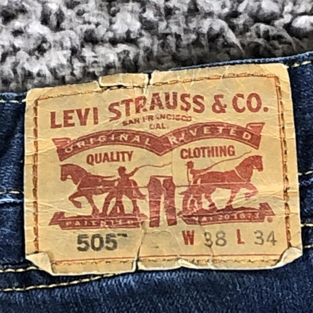 Levis 505 Jeans Mens 38x34 Blue Regular Fit Straight Leg Denim Med Wash Casual